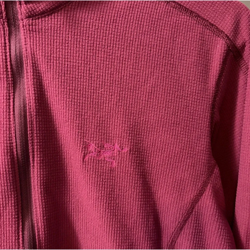 ARC'TERYX Rho AR Zip Neck Fleece Pullover Base Layer Berry MEDIUM - Picture 3 of 6